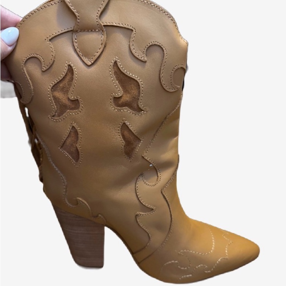 Dingo Tan Leather Heeled Boots